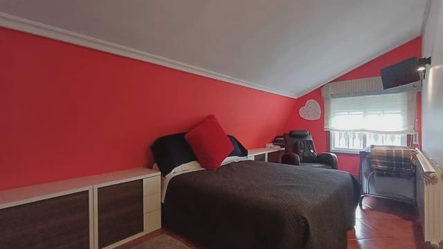 Ático de 2 habitaciones en A Cañiza en venta - 99.000 € (Ref: 9745844)