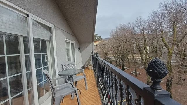 Ático de 2 habitaciones en A Cañiza en venta - 99.000 € (Ref: 9745844)