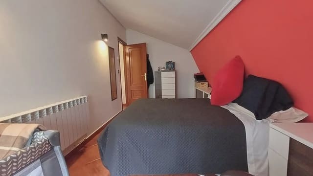 Ático de 2 habitaciones en A Cañiza en venta - 99.000 € (Ref: 9745844)