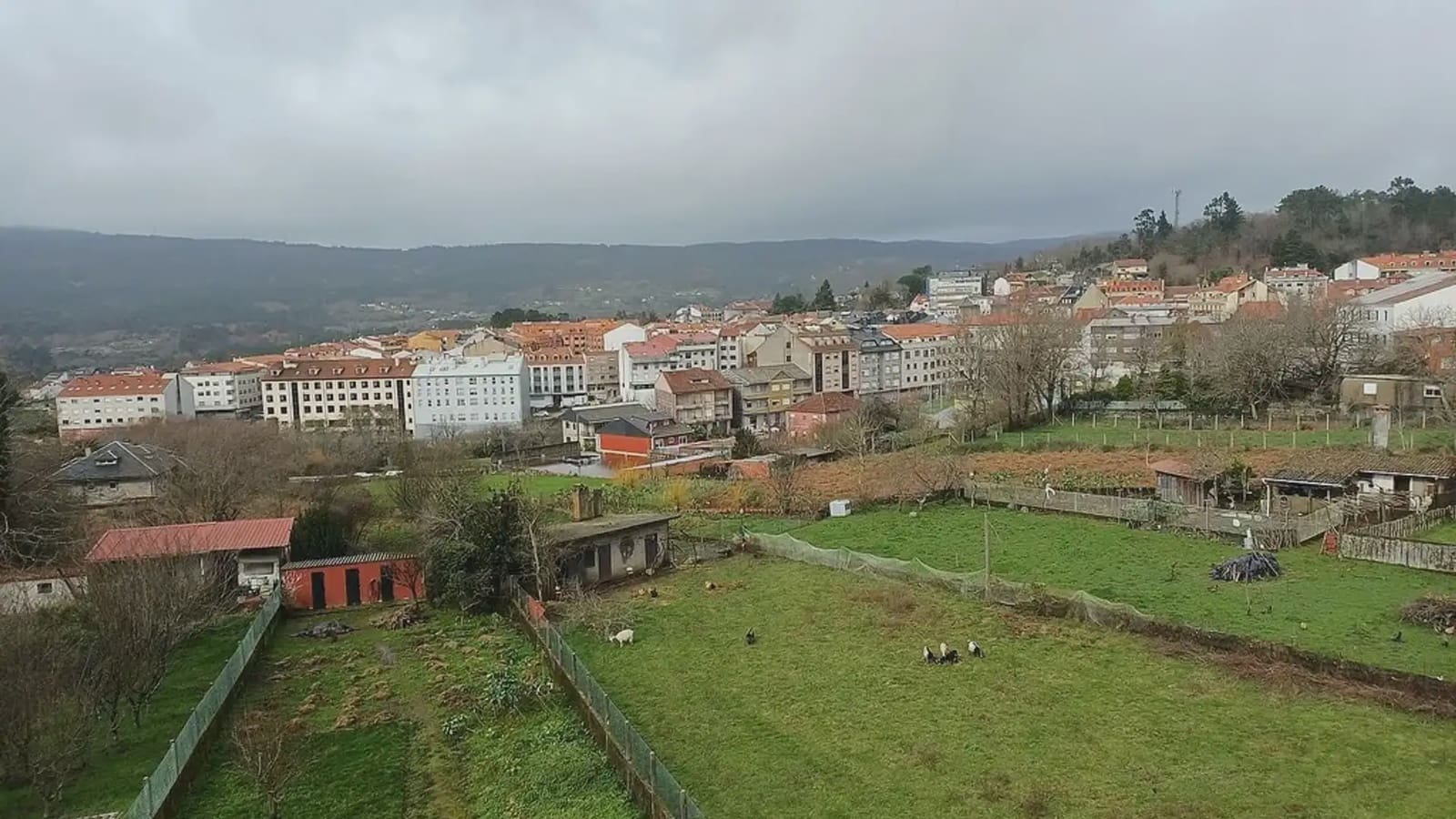 Ático de 2 habitaciones en A Cañiza en venta - 99.000 € (Ref: 9745844)