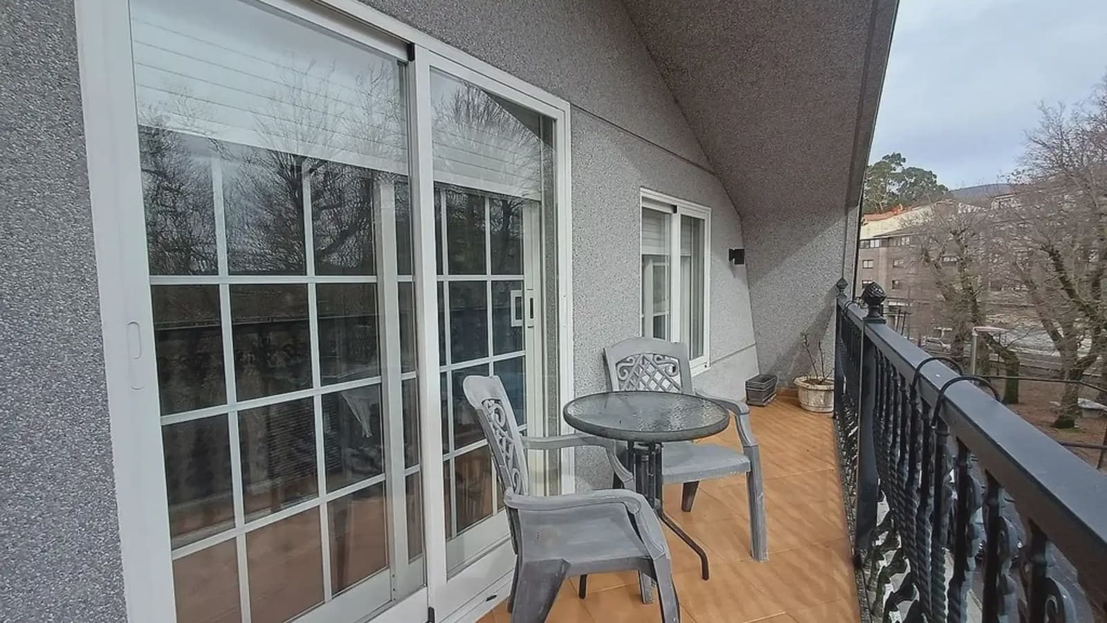 Ático de 2 habitaciones en A Cañiza en venta - 99.000 € (Ref: 9745844)