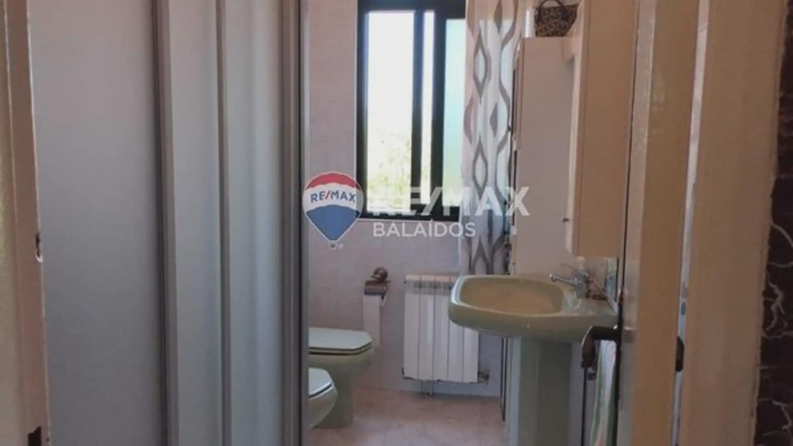 3 bedroom Semi-detached Villa for sale in Tui with garage - € 250,000 (Ref: 9745906)