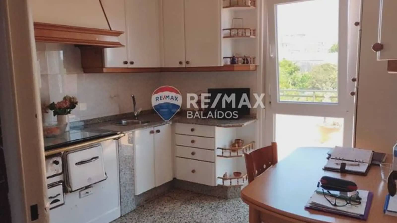 3 bedroom Semi-detached Villa for sale in Tui with garage - € 250,000 (Ref: 9745906)