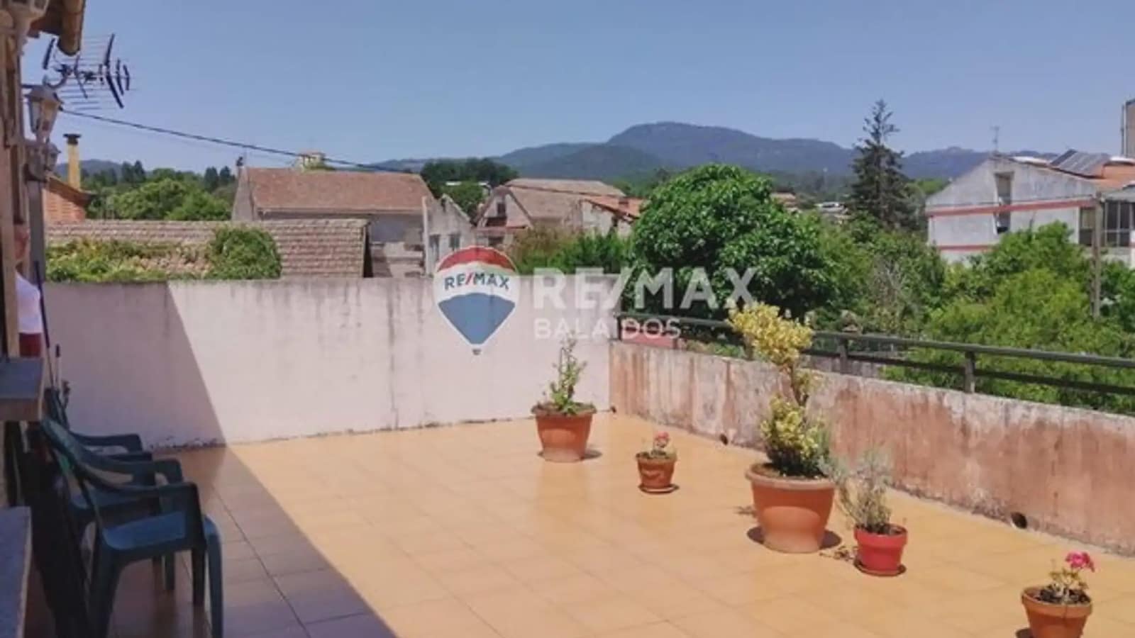 3 bedroom Semi-detached Villa for sale in Tui with garage - € 250,000 (Ref: 9745906)