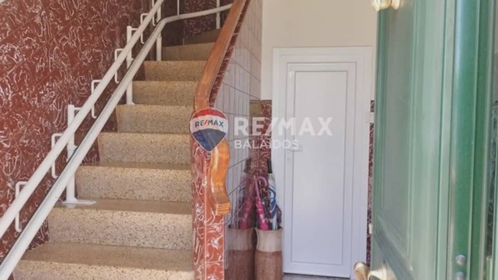 3 bedroom Semi-detached Villa for sale in Tui with garage - € 250,000 (Ref: 9745906)