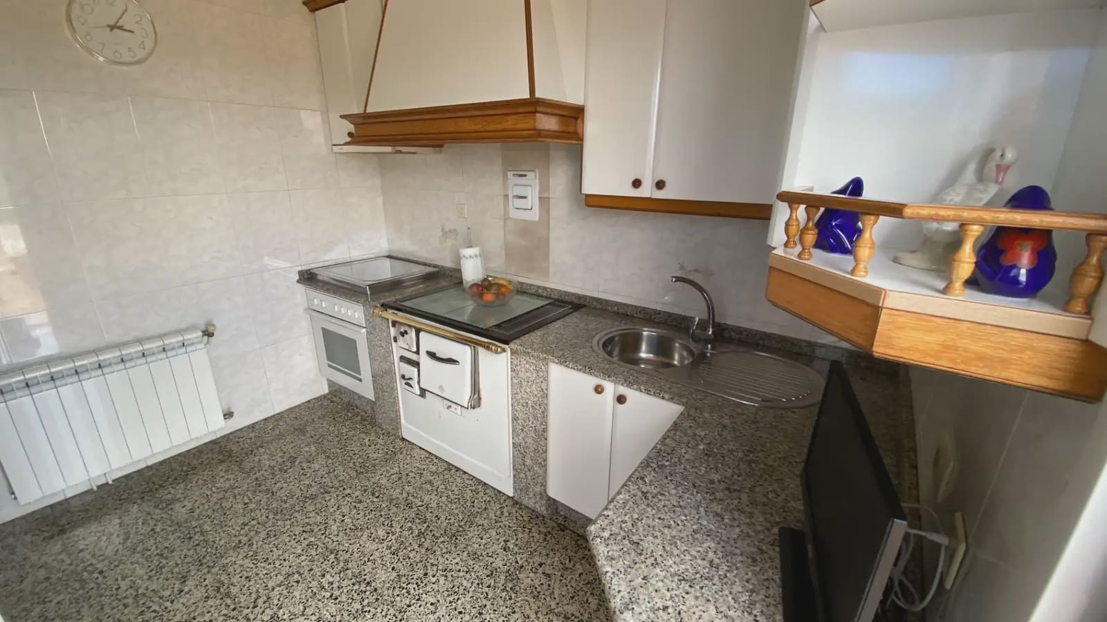 3 bedroom Semi-detached Villa for sale in Tui with garage - € 250,000 (Ref: 9745906)