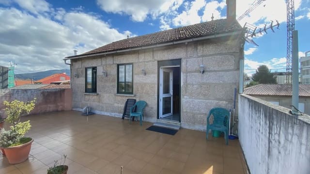 3 bedroom Semi-detached Villa for sale in Tui with garage - € 250,000 (Ref: 9745906)