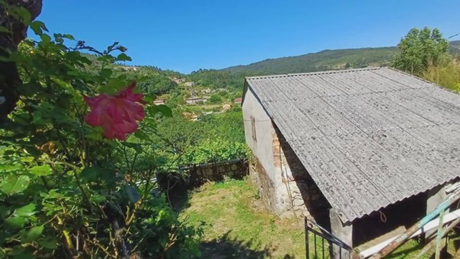 Finca/Casa Rural de 2 habitaciones en A Cañiza en venta con garaje - 79.000 € (Ref: 9745907)