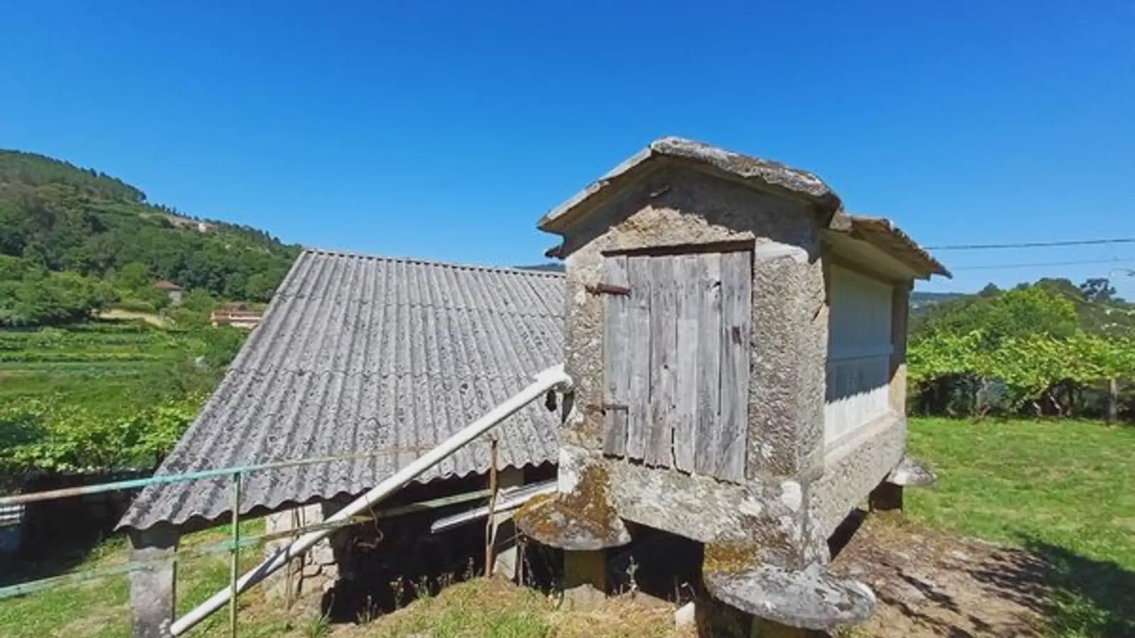 Finca/Casa Rural de 2 habitaciones en A Cañiza en venta con garaje - 79.000 € (Ref: 9745907)