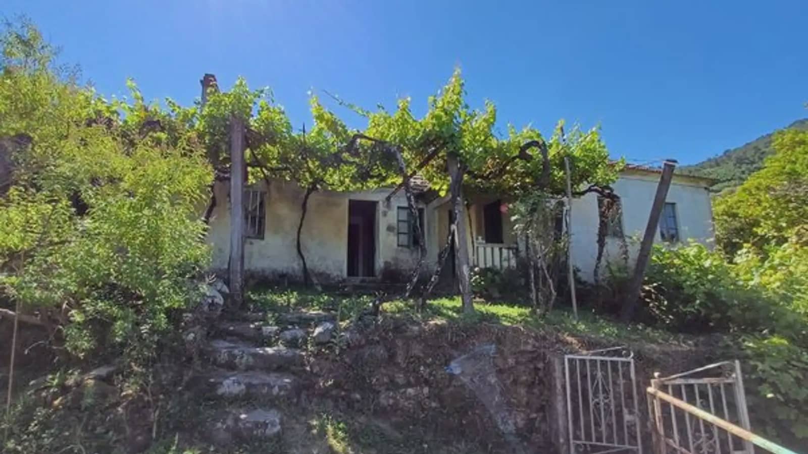 Finca/Casa Rural de 2 habitaciones en A Cañiza en venta con garaje - 79.000 € (Ref: 9745907)