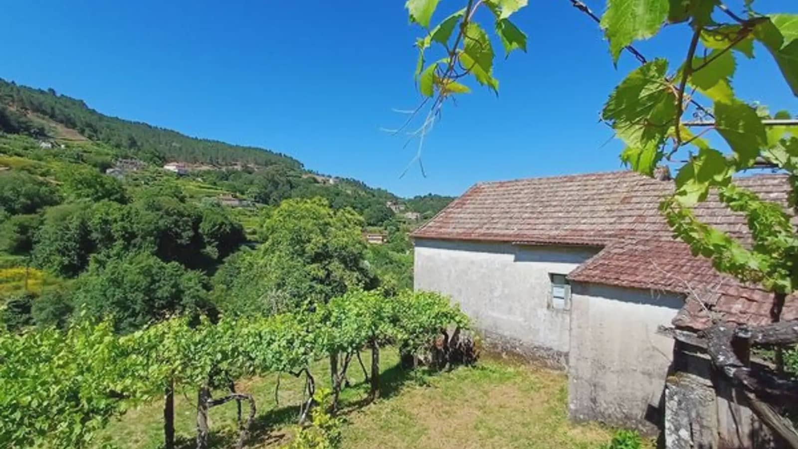 Finca/Casa Rural de 2 habitaciones en A Cañiza en venta con garaje - 79.000 € (Ref: 9745907)