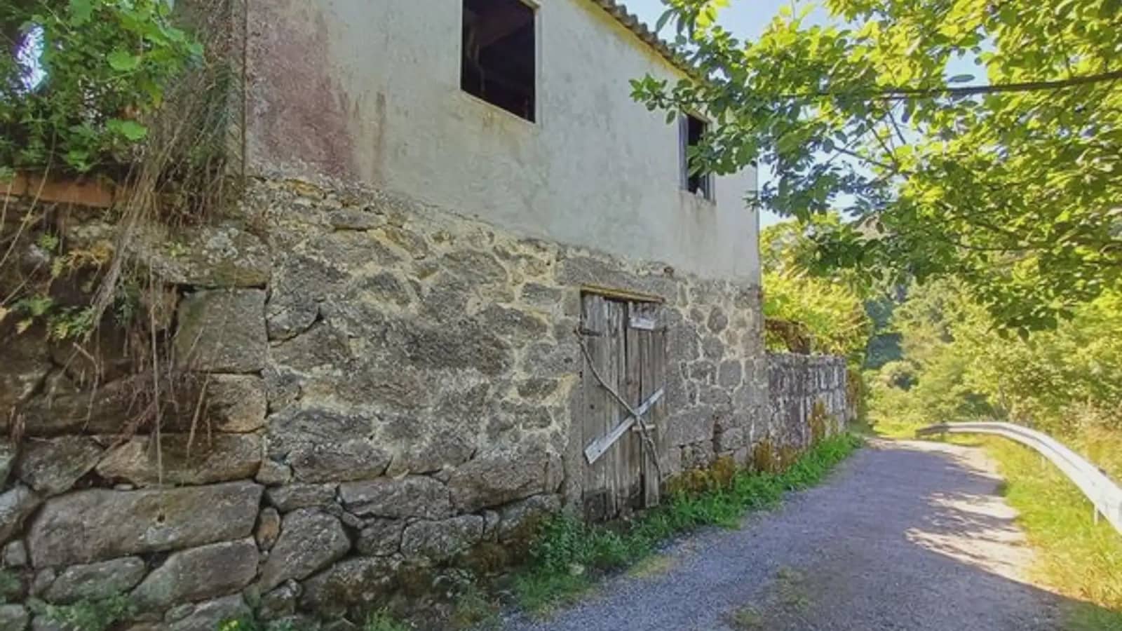 Finca/Casa Rural de 2 habitaciones en A Cañiza en venta con garaje - 79.000 € (Ref: 9745907)