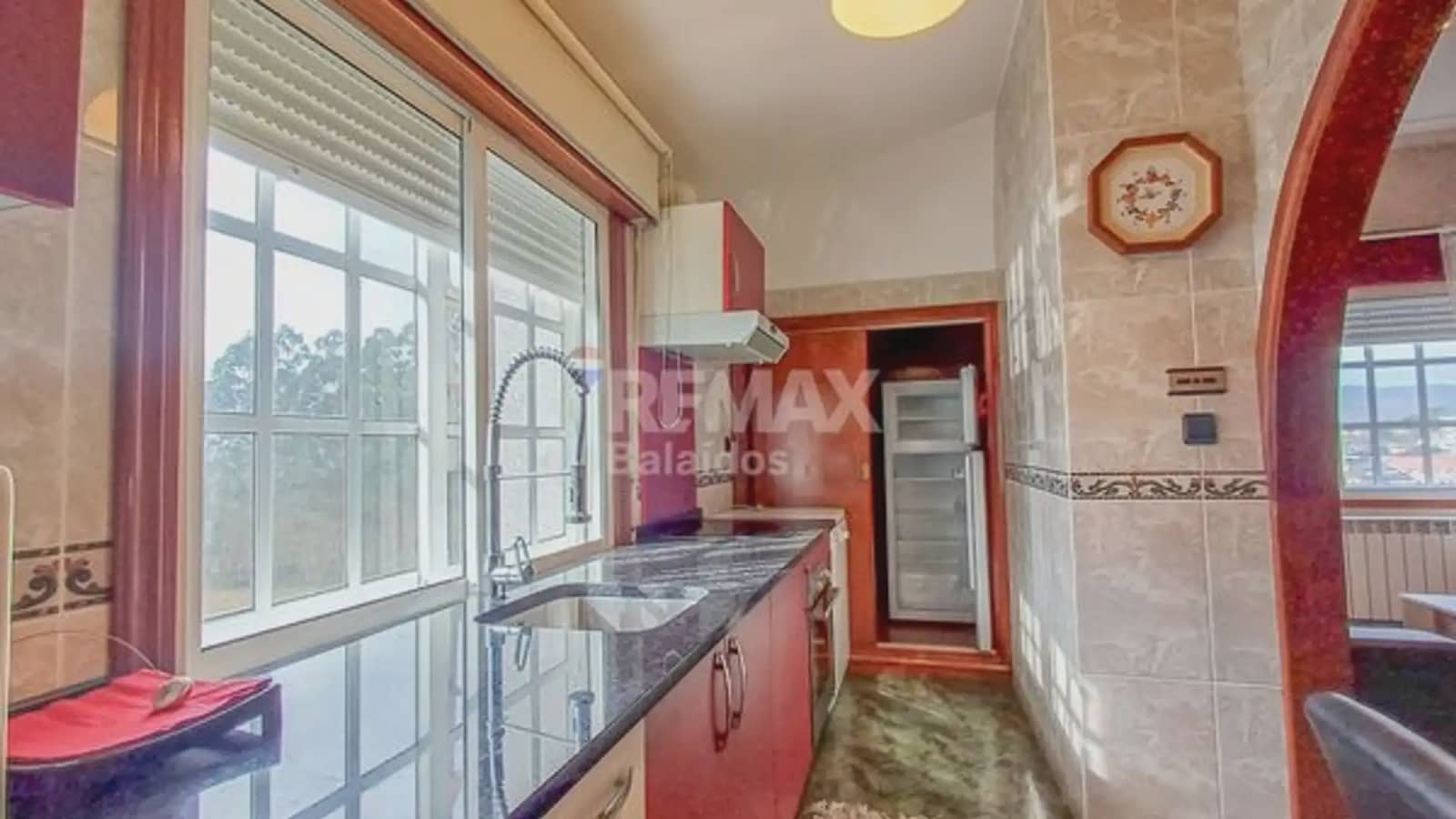 Negocio de 9 habitaciones en A Cañiza en venta con garaje - 449.000 € (Ref: 9745909)