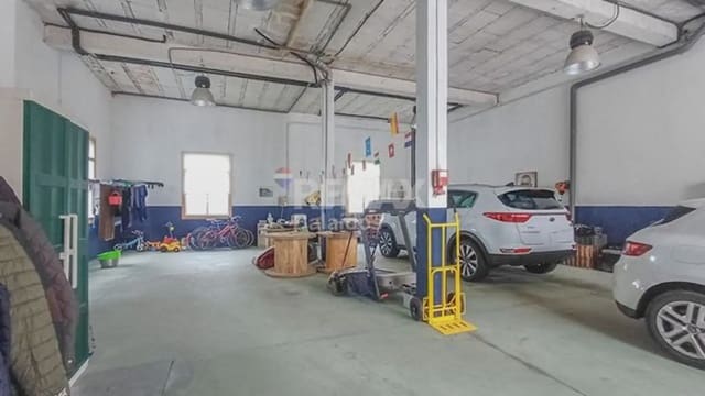 Negocio de 9 habitaciones en A Cañiza en venta - 449.000 € (Ref: 9745909)