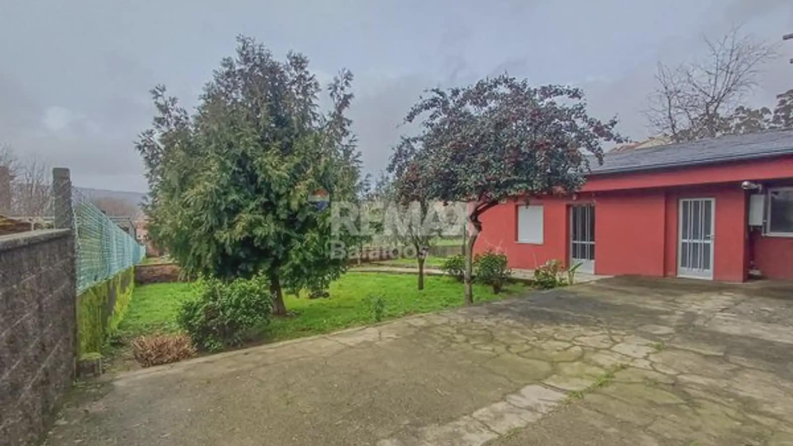 Negocio de 9 habitaciones en A Cañiza en venta con garaje - 449.000 € (Ref: 9745909)