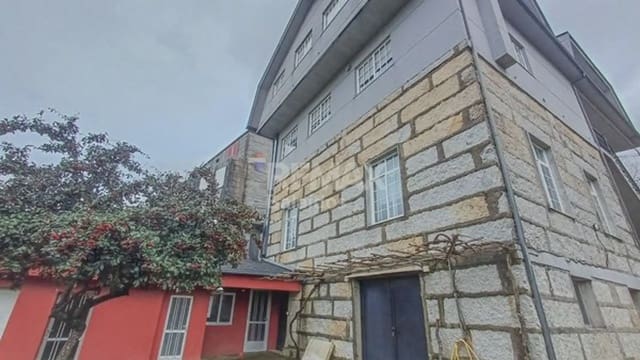 Negocio de 9 habitaciones en A Cañiza en venta - 449.000 € (Ref: 9745909)