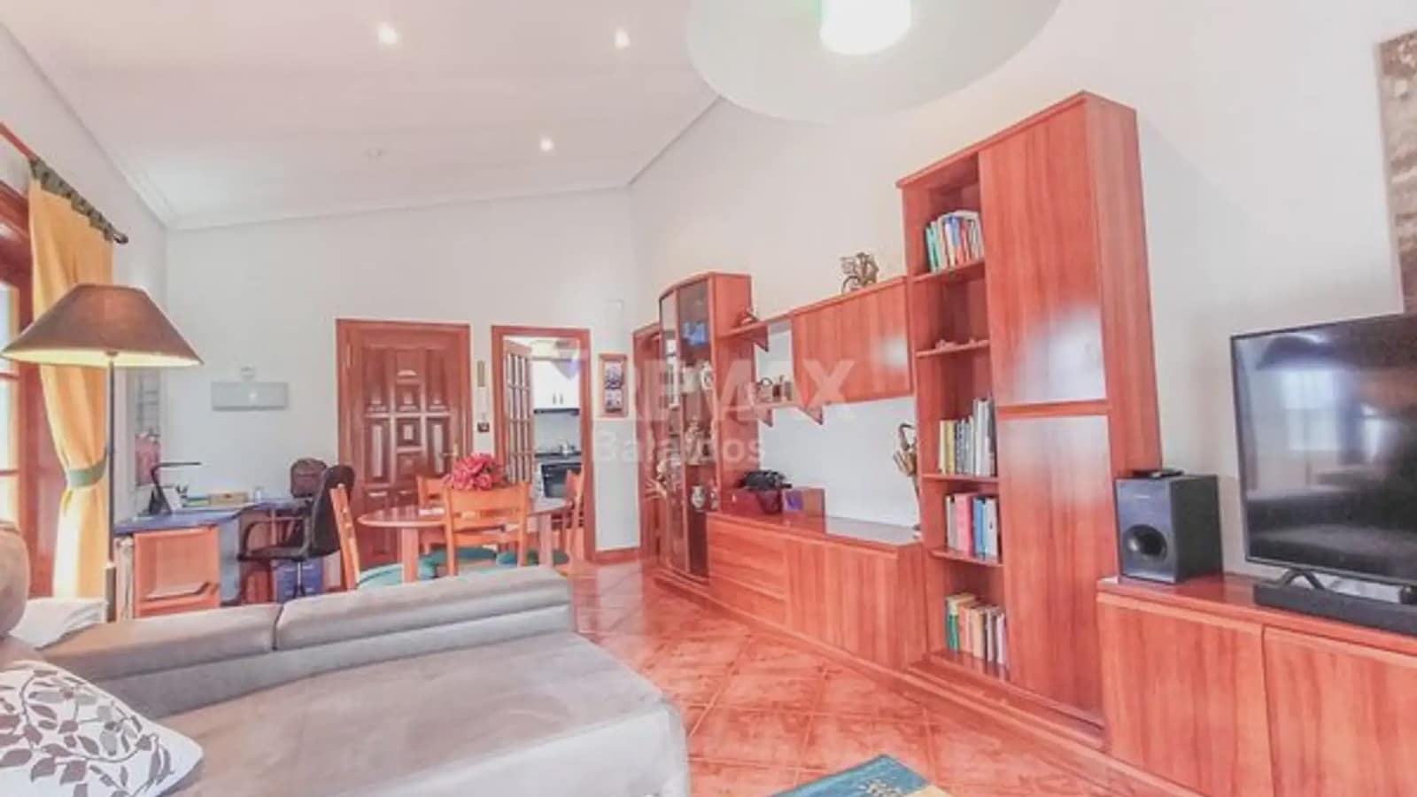 Negocio de 9 habitaciones en A Cañiza en venta con garaje - 449.000 € (Ref: 9745909)