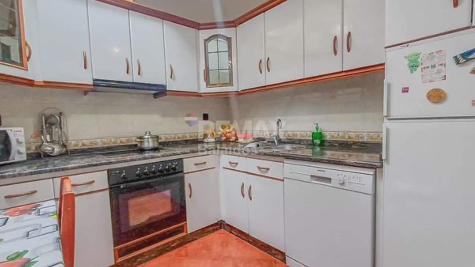 Negocio de 9 habitaciones en A Cañiza en venta con garaje - 449.000 € (Ref: 9745909)