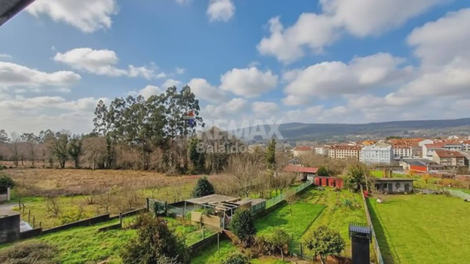 Negocio de 9 habitaciones en A Cañiza en venta con garaje - 449.000 € (Ref: 9745909)