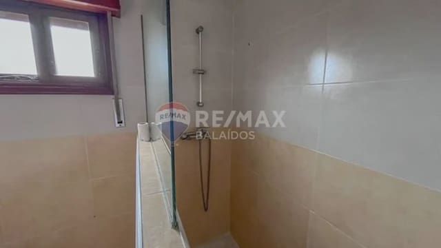 Casa de 3 habitaciones en Vigo en venta - 160.000 € (Ref: 9745910)