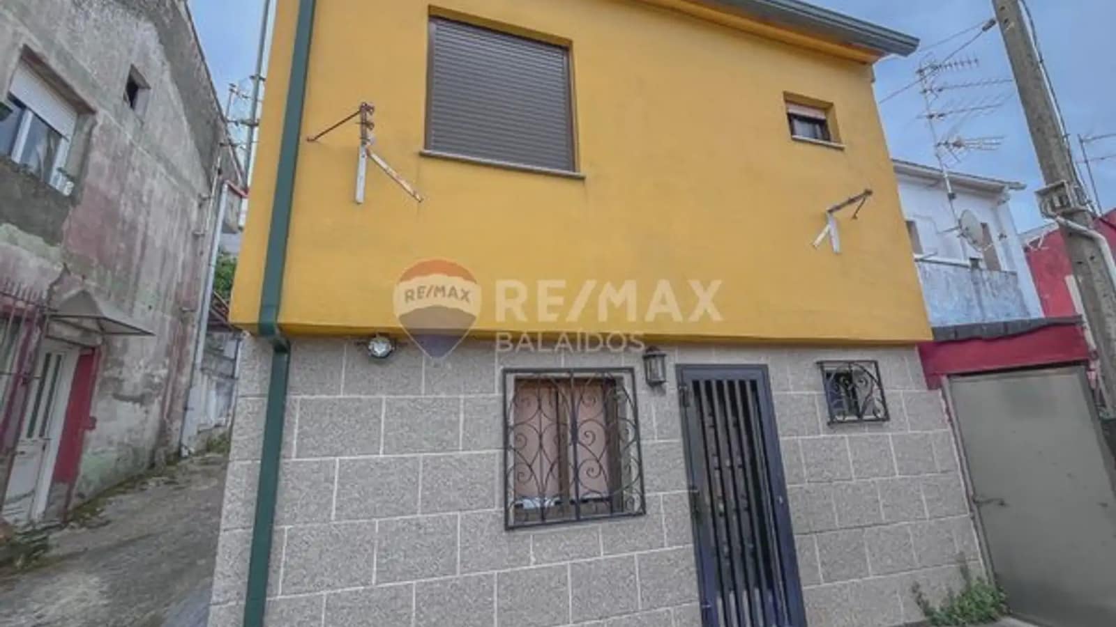 3 bedroom Townhouse for sale in Vigo - € 160,000 (Ref: 9745910)