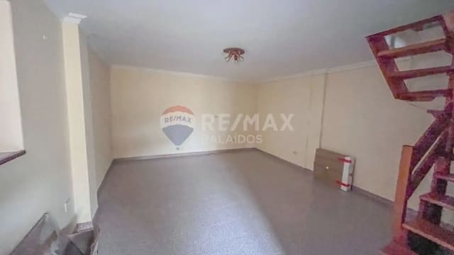 3 bedroom Townhouse for sale in Vigo - € 160,000 (Ref: 9745910)