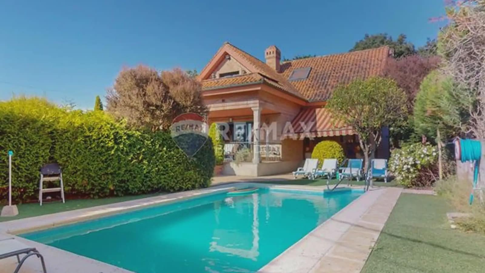 4 Zimmer Villa zu verkaufen in Gondomar mit Pool Garage - 485.000 € (Ref: 9746723)