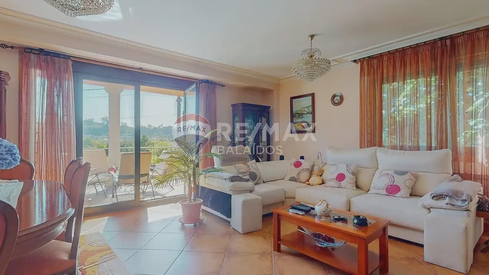 4 Zimmer Villa zu verkaufen in Gondomar mit Pool Garage - 485.000 € (Ref: 9746723)