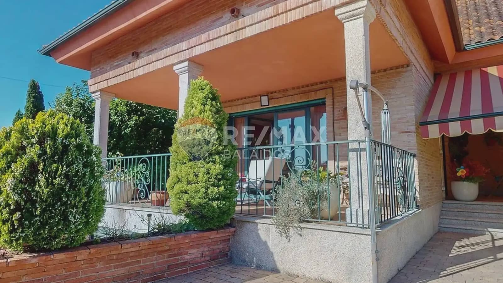 4 Zimmer Villa zu verkaufen in Gondomar mit Pool Garage - 485.000 € (Ref: 9746723)