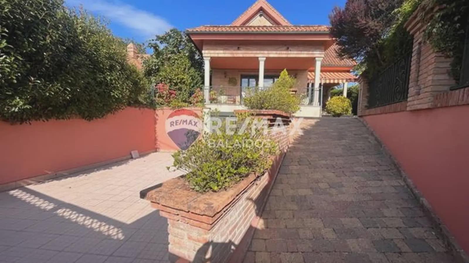 4 Zimmer Villa zu verkaufen in Gondomar mit Pool Garage - 485.000 € (Ref: 9746723)