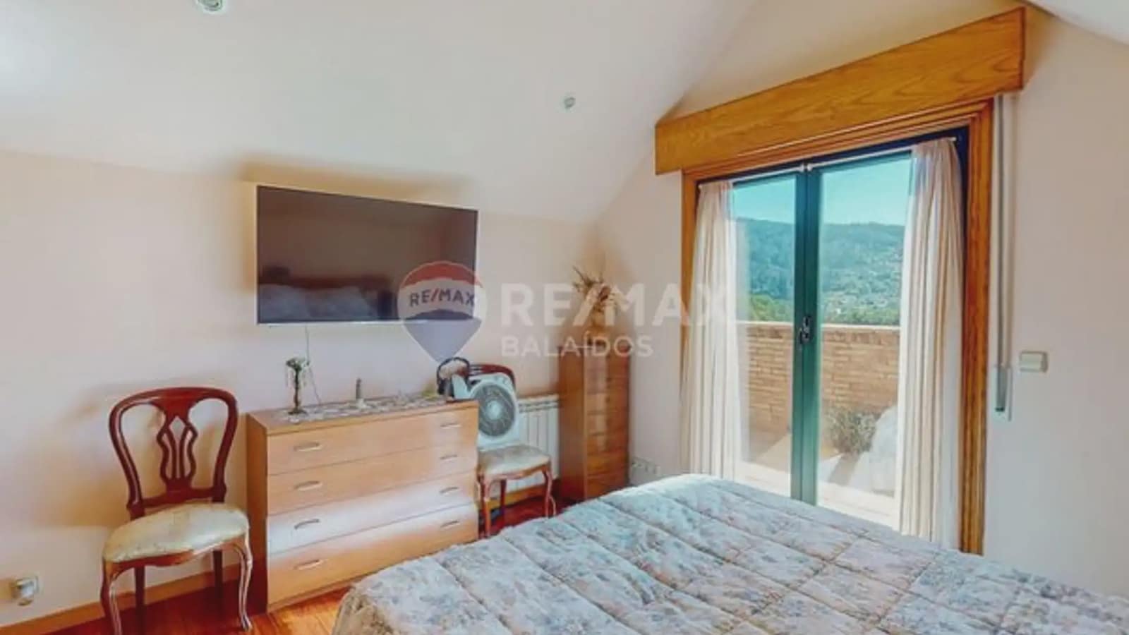 4 Zimmer Villa zu verkaufen in Gondomar mit Pool Garage - 485.000 € (Ref: 9746723)