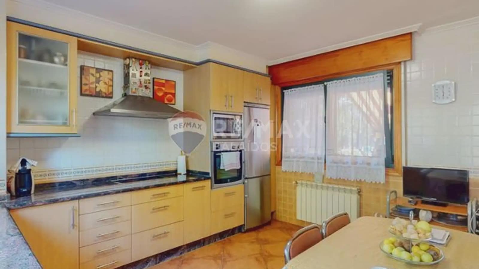 4 Zimmer Villa zu verkaufen in Gondomar mit Pool Garage - 485.000 € (Ref: 9746723)