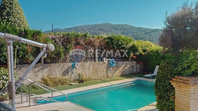 4 Zimmer Villa zu verkaufen in Gondomar mit Pool Garage - 485.000 € (Ref: 9746723)