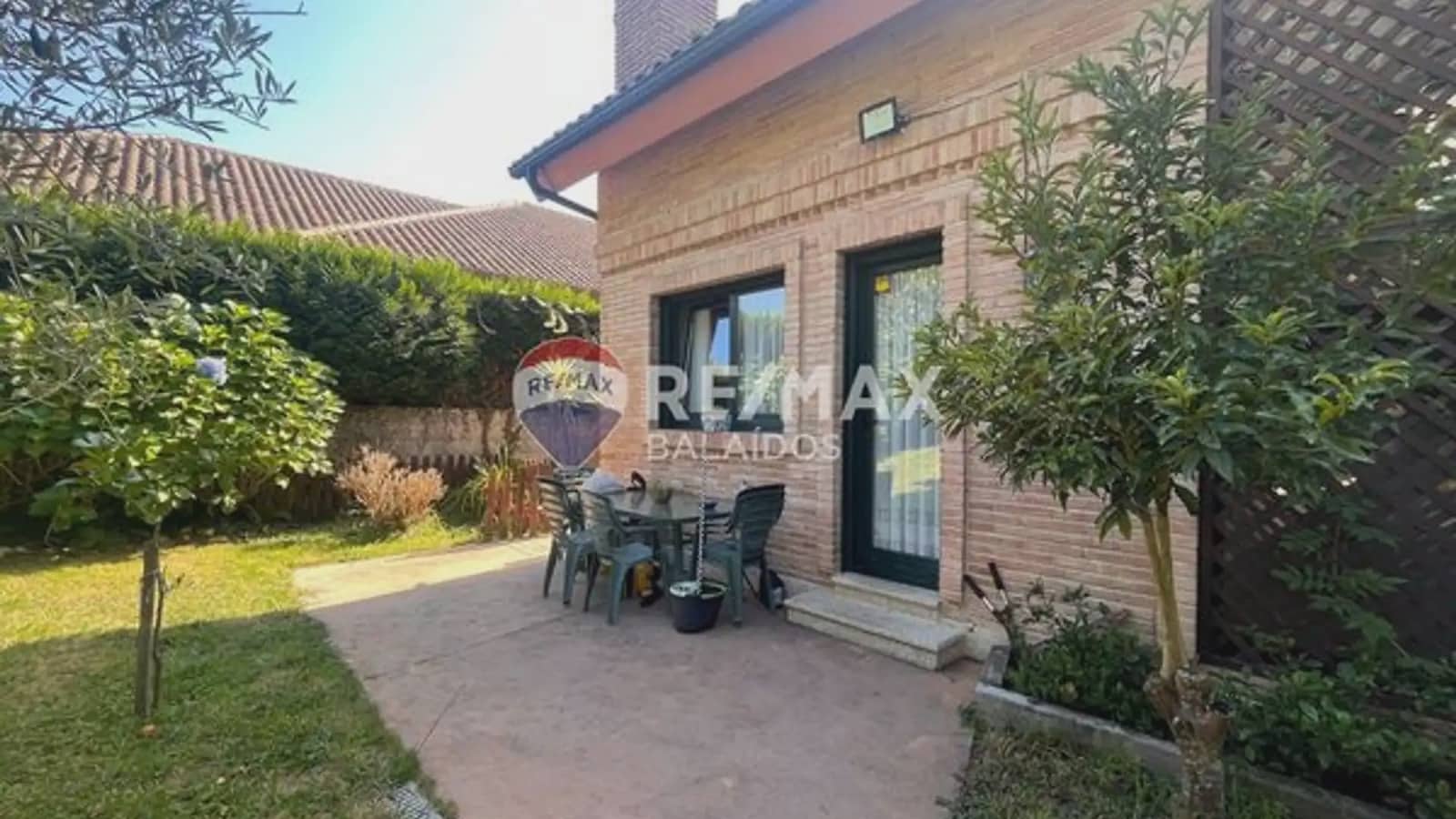 4 Zimmer Villa zu verkaufen in Gondomar mit Pool Garage - 485.000 € (Ref: 9746723)