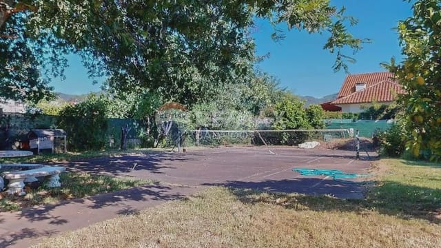 4 Zimmer Villa zu verkaufen in Gondomar mit Pool Garage - 485.000 € (Ref: 9746723)