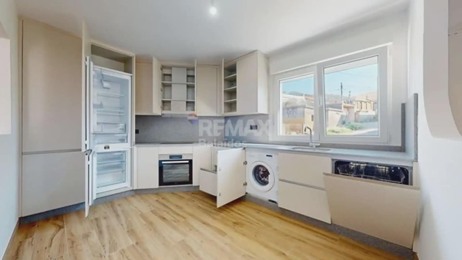 4 soveværelse Villa til salg i Oia - € 340.000 (Ref: 9747279)