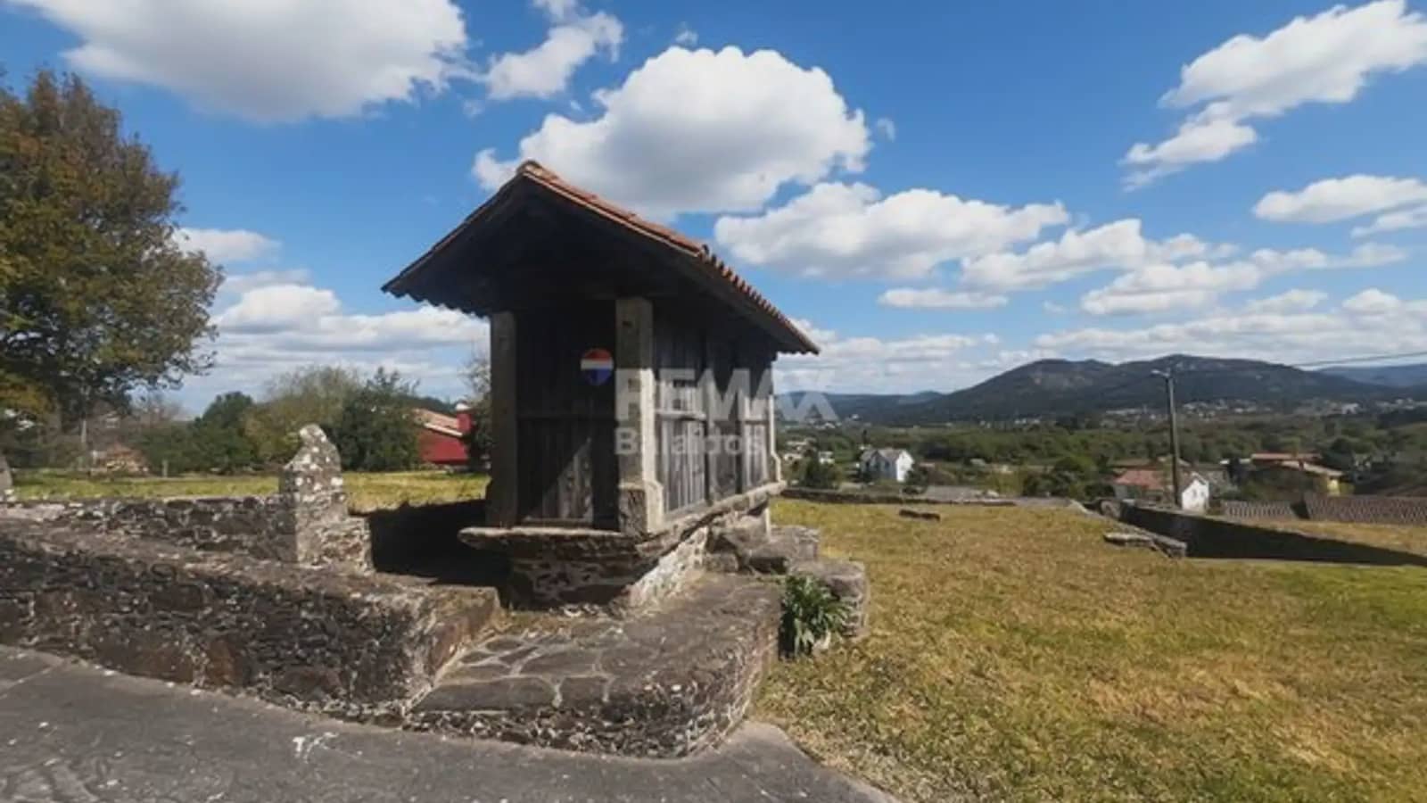 3 soveværelse Finca/Landehus til salg i O Rosal med garage - € 395.000 (Ref: 9747433)