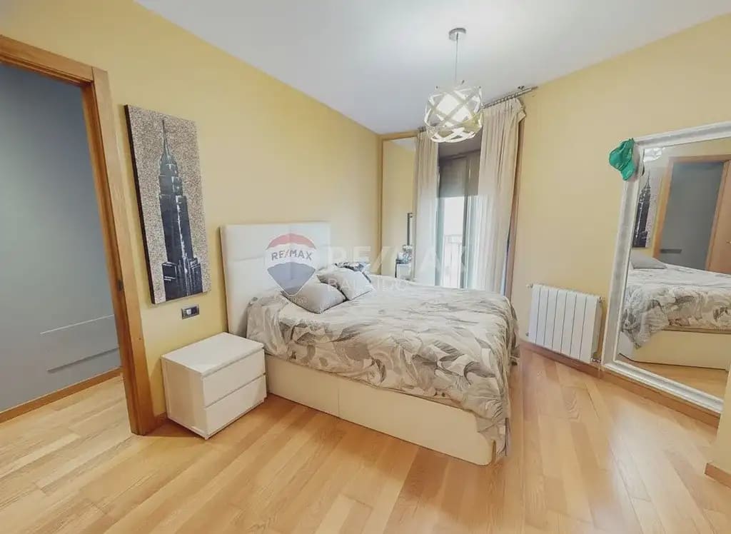 Piso de 2 habitaciones en Vigo en venta con garaje - 295.000 € (Ref: 9762291)