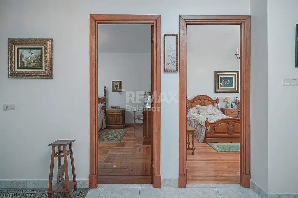 7 slaapkamer Villa te koop in A Pobra do Caraminal met garage - € 340.000 (Ref: 9762297)