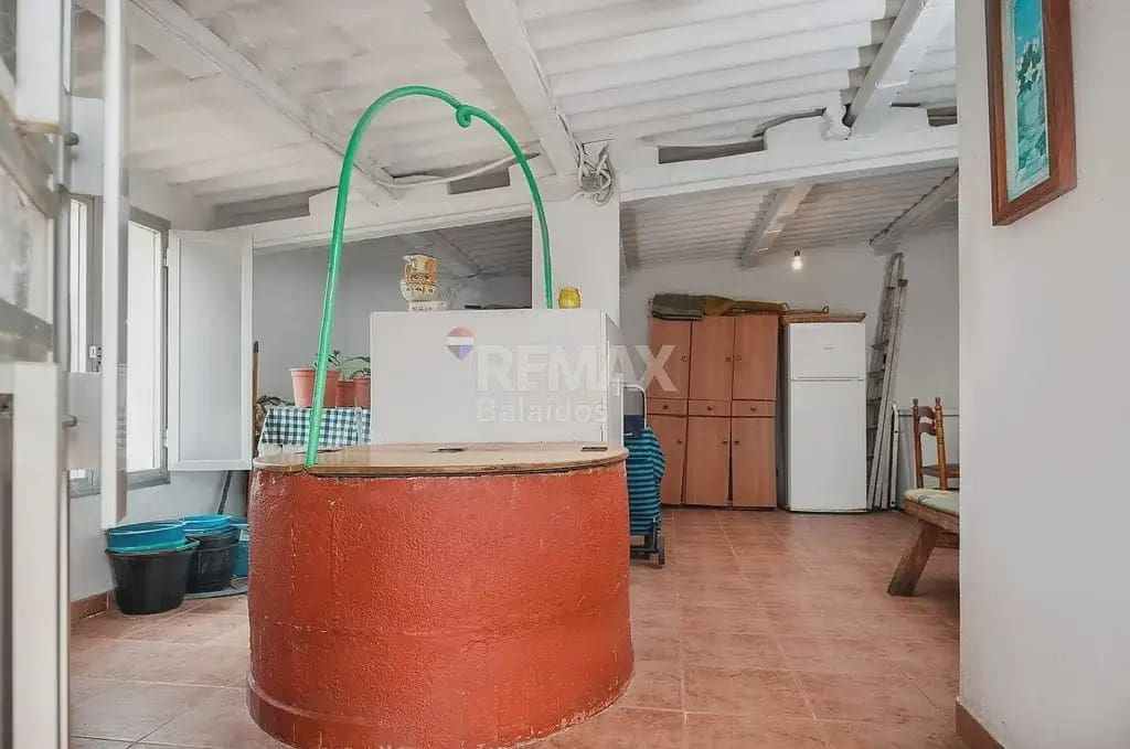 7 slaapkamer Villa te koop in A Pobra do Caraminal met garage - € 340.000 (Ref: 9762297)