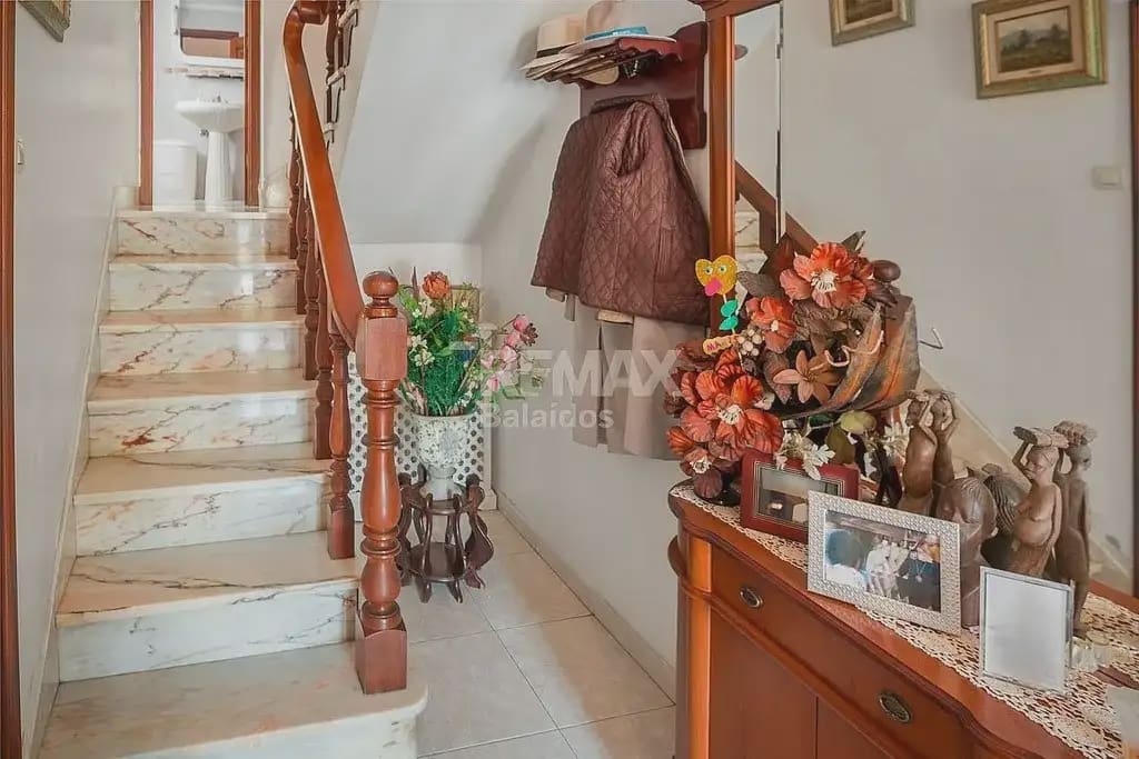 7 slaapkamer Villa te koop in A Pobra do Caraminal met garage - € 340.000 (Ref: 9762297)