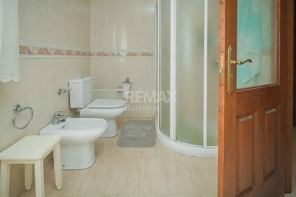 7 slaapkamer Villa te koop in A Pobra do Caraminal met garage - € 340.000 (Ref: 9762297)