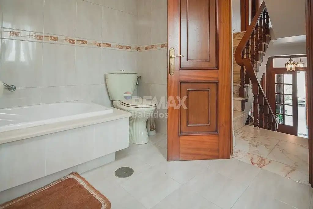 7 slaapkamer Villa te koop in A Pobra do Caraminal met garage - € 340.000 (Ref: 9762297)