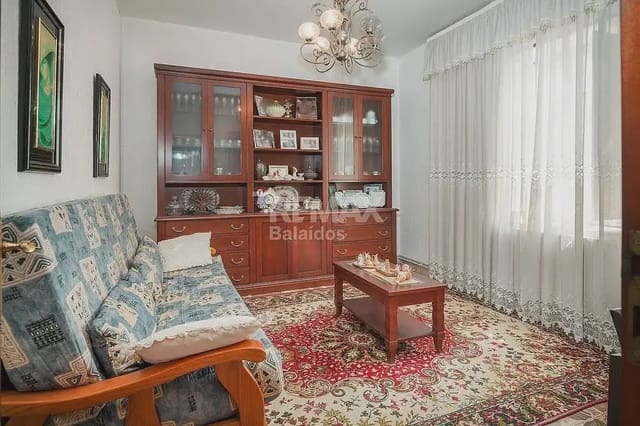 7 slaapkamer Villa te koop in A Pobra do Caramiñal met garage - € 340.000 (Ref: 9762297)