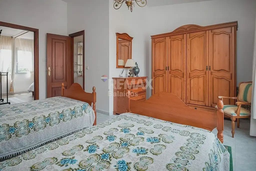 7 slaapkamer Villa te koop in A Pobra do Caraminal met garage - € 340.000 (Ref: 9762297)