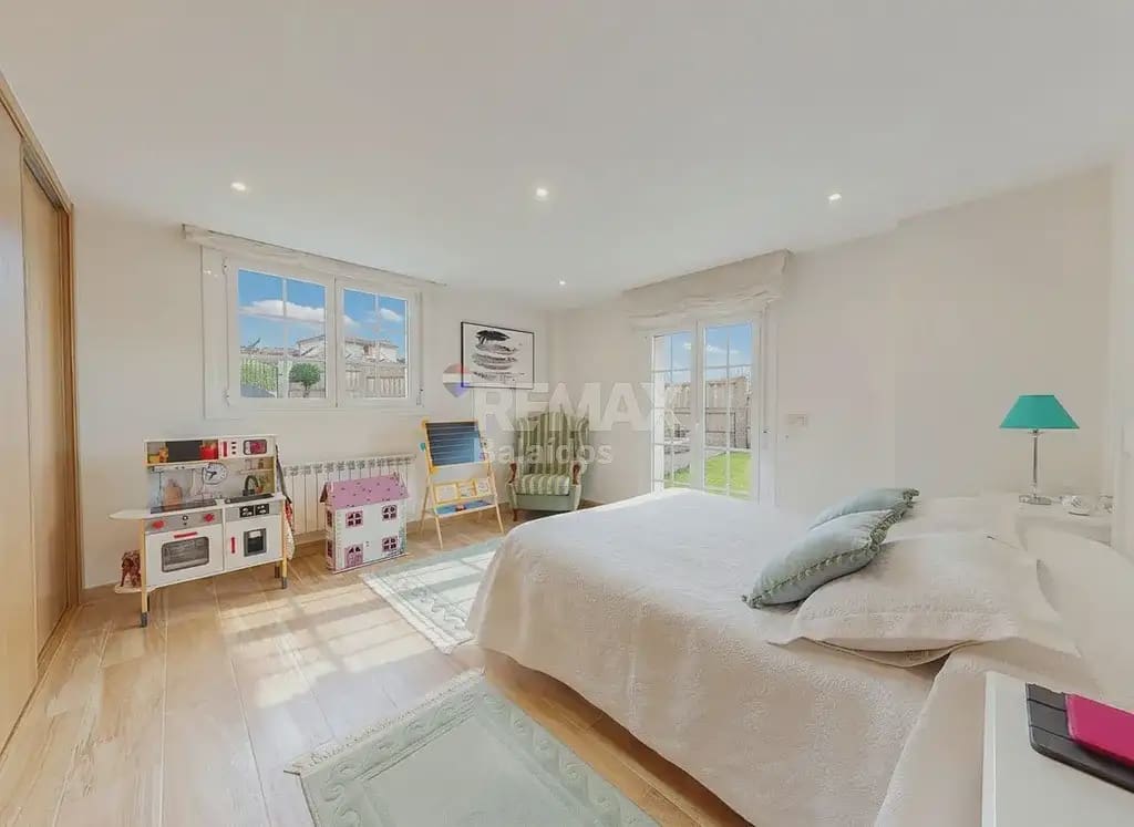 5 soverom Villa til salgs i Ponteareas med garasje - € 425 000 (Ref: 9762298)