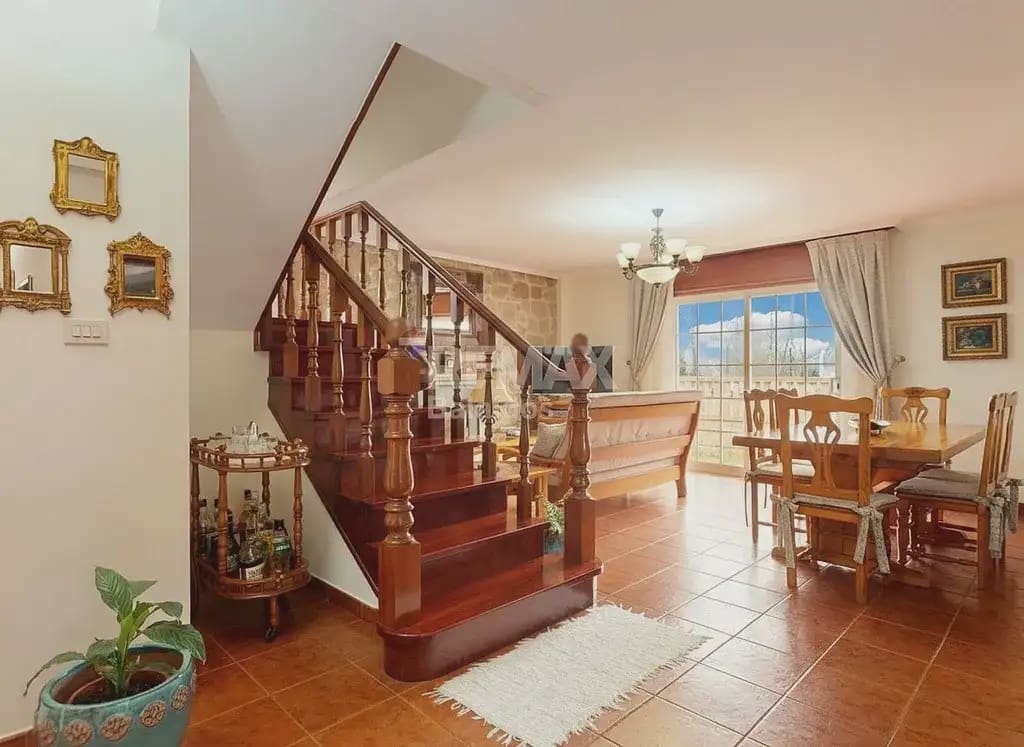 5 soverom Villa til salgs i Ponteareas med garasje - € 425 000 (Ref: 9762298)