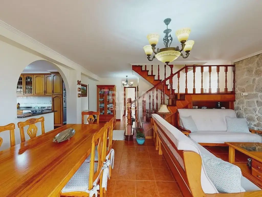 5 soverom Villa til salgs i Ponteareas med garasje - € 425 000 (Ref: 9762298)