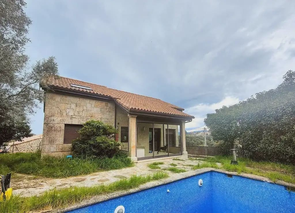 3 bedroom Villa for sale in Baiona with pool garage - € 430,000 (Ref: 9762304)