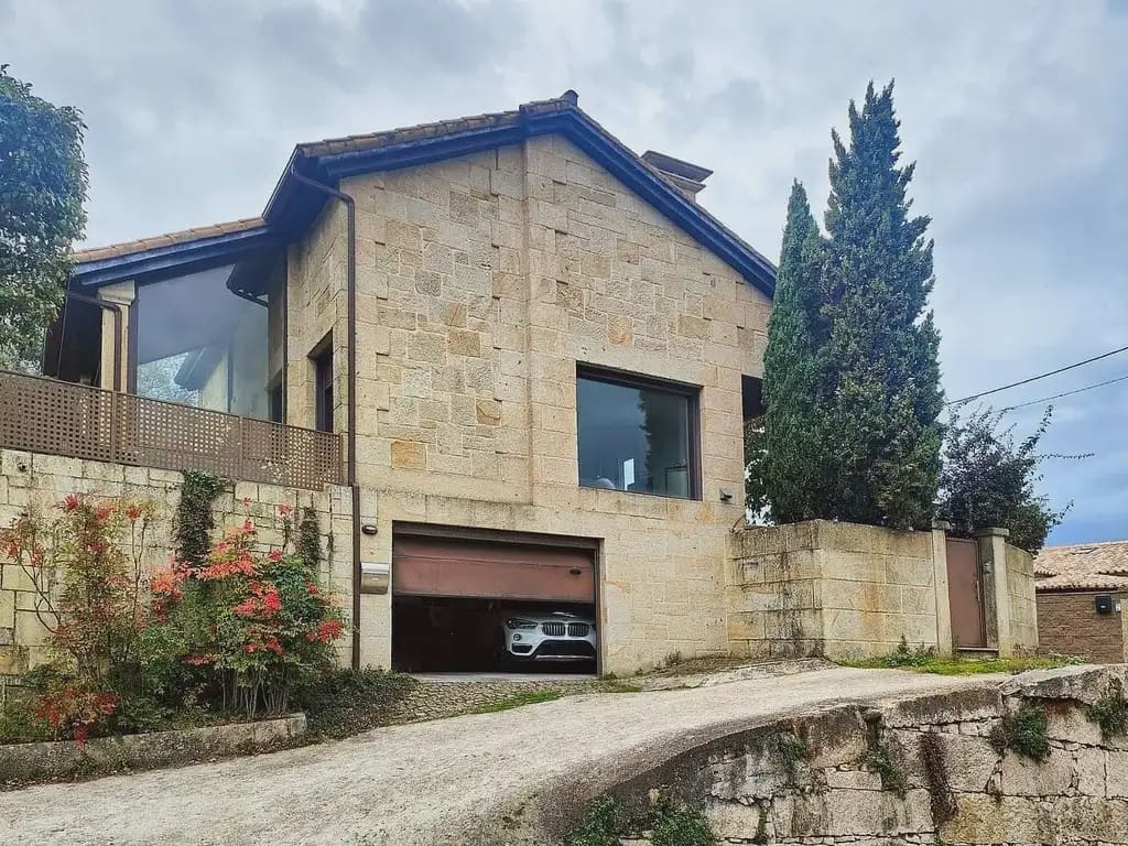 3 bedroom Villa for sale in Baiona with pool garage - € 430,000 (Ref: 9762304)